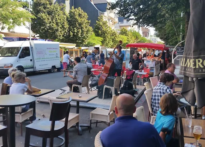 Les Camellias * La Baule